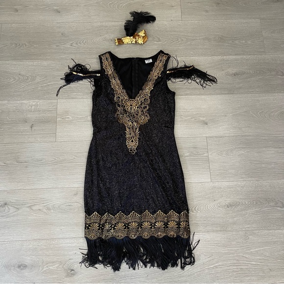 Swanky Flapper Girl Halloween Costume Medium - Picture 2 of 3